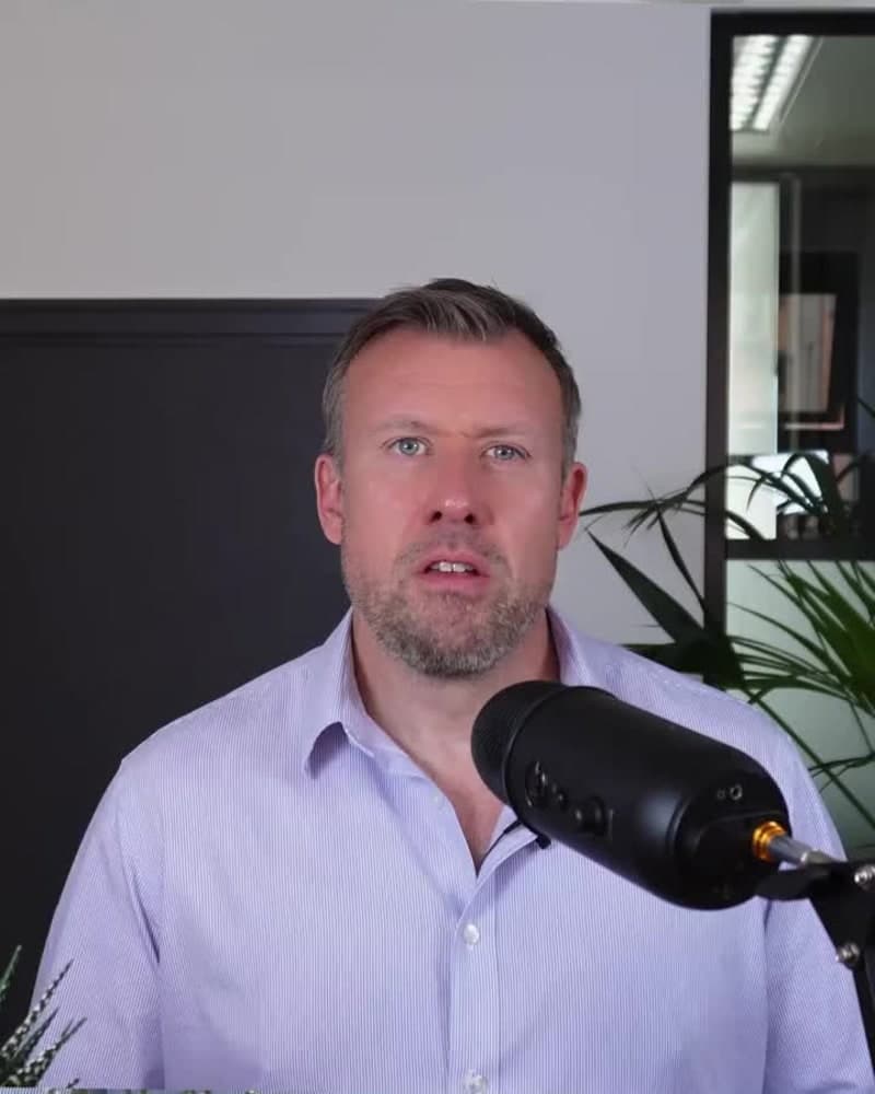 Streamlining Global Screen Rollouts for Businesses