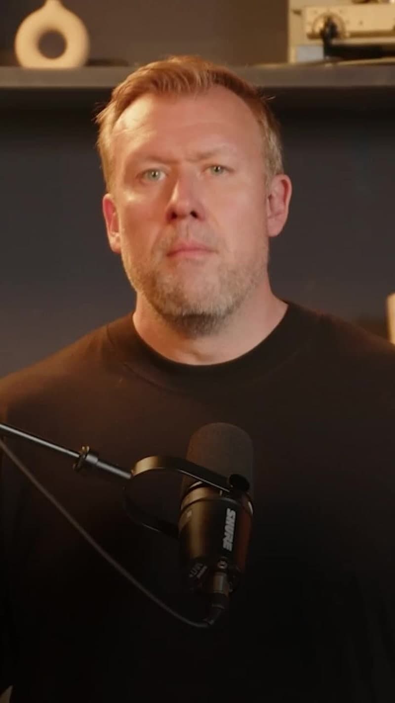 Overcoming Challenges in Digital Signage Management