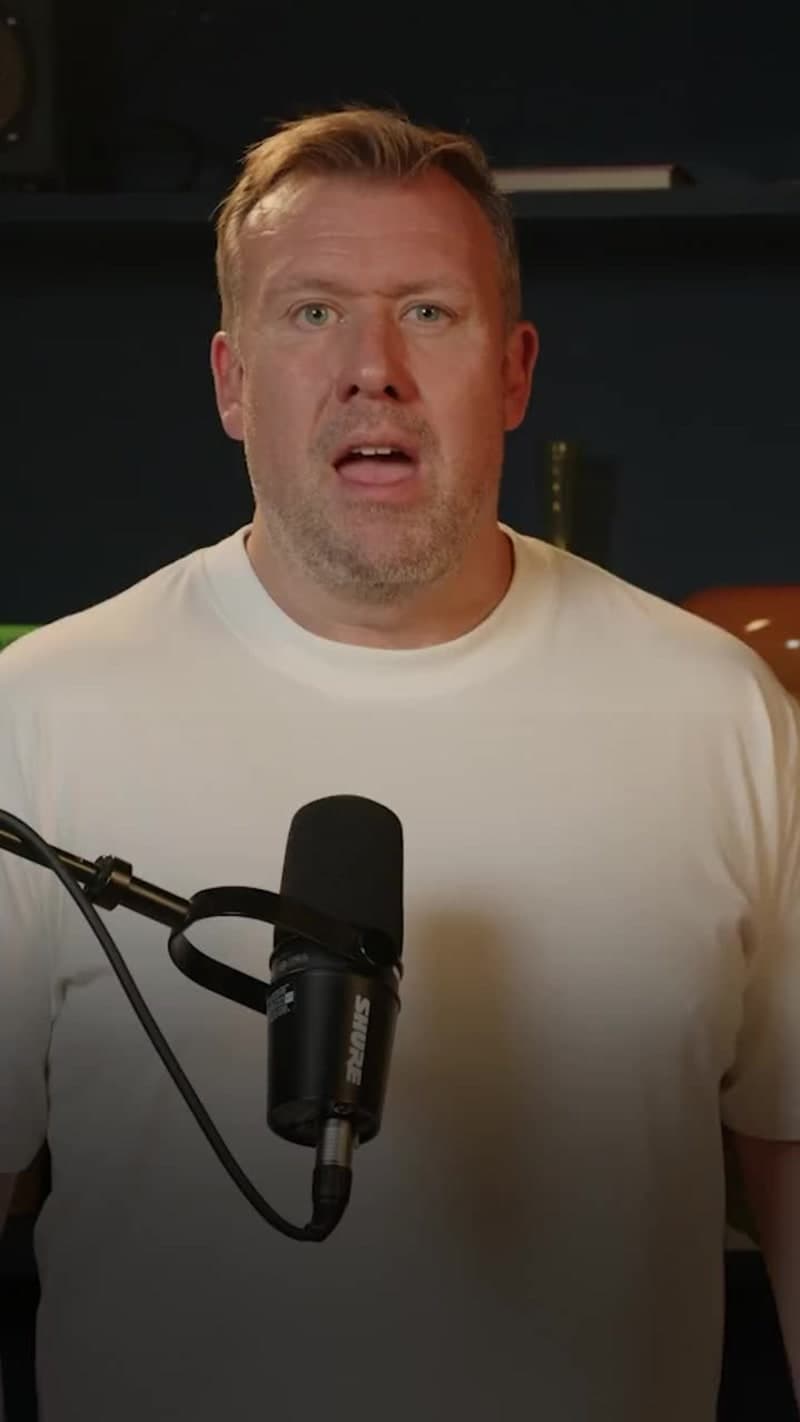 Impact of AI on Frontline and Knowledge Workers