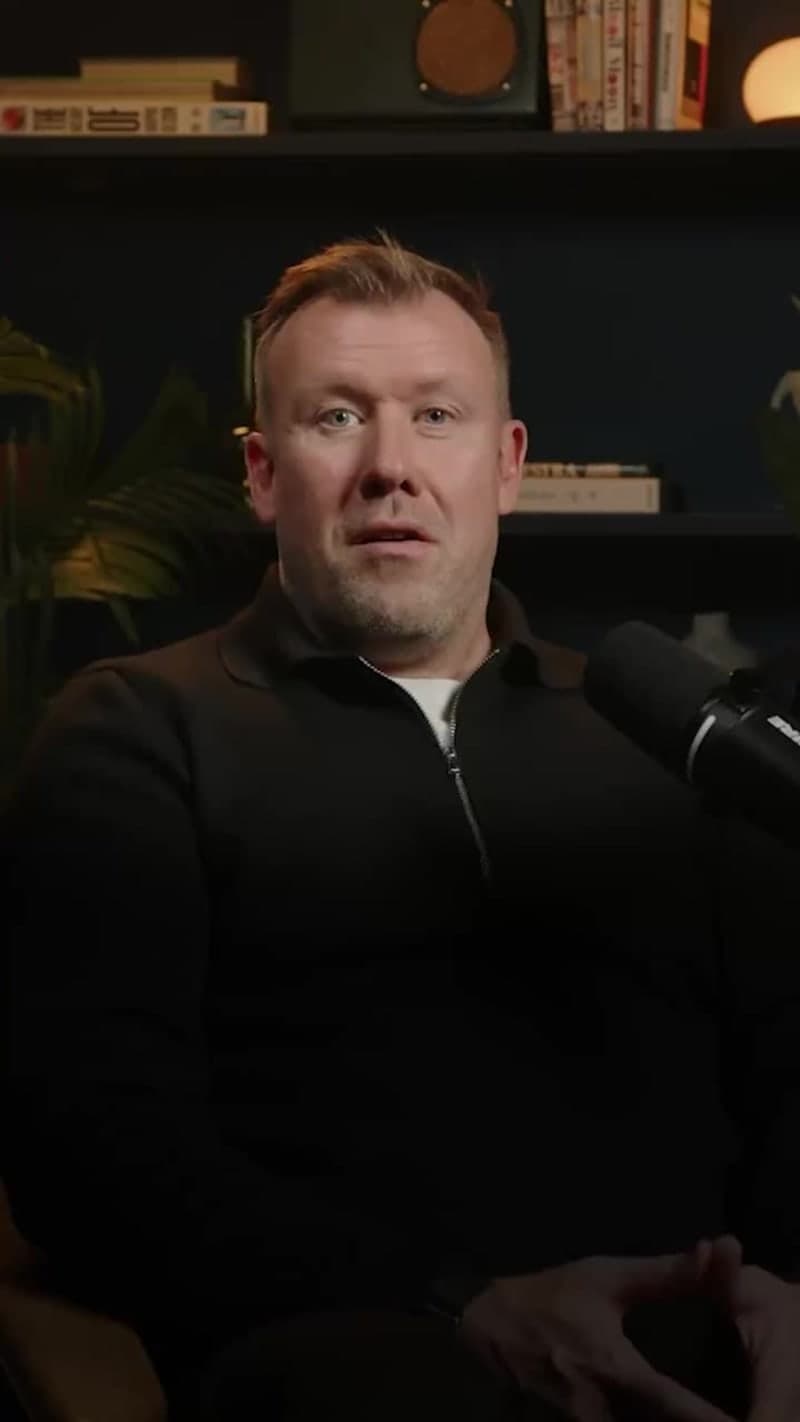 Innovative Use of Screens in Golf Buggies